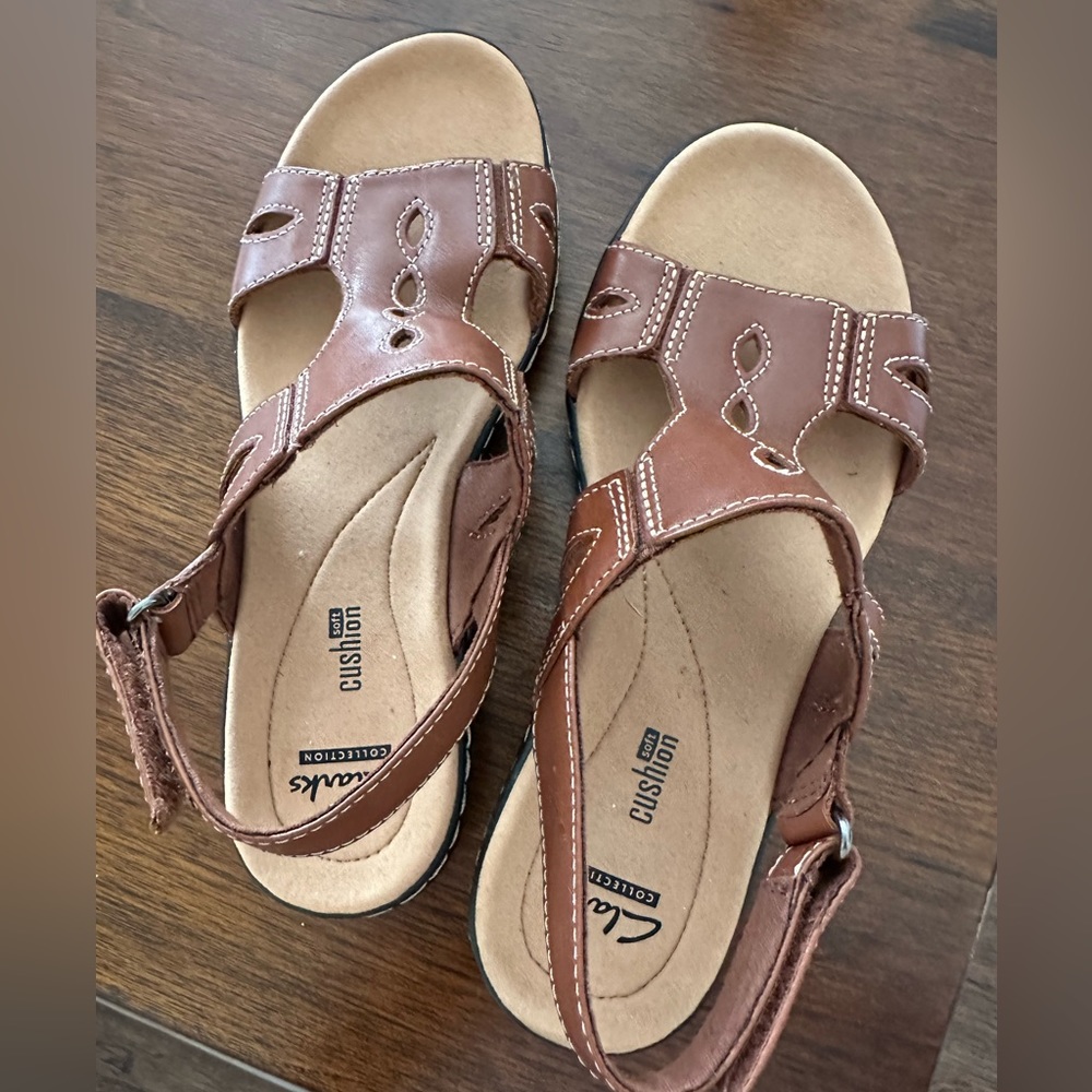 Women’s Clark’s soft cushion sandals